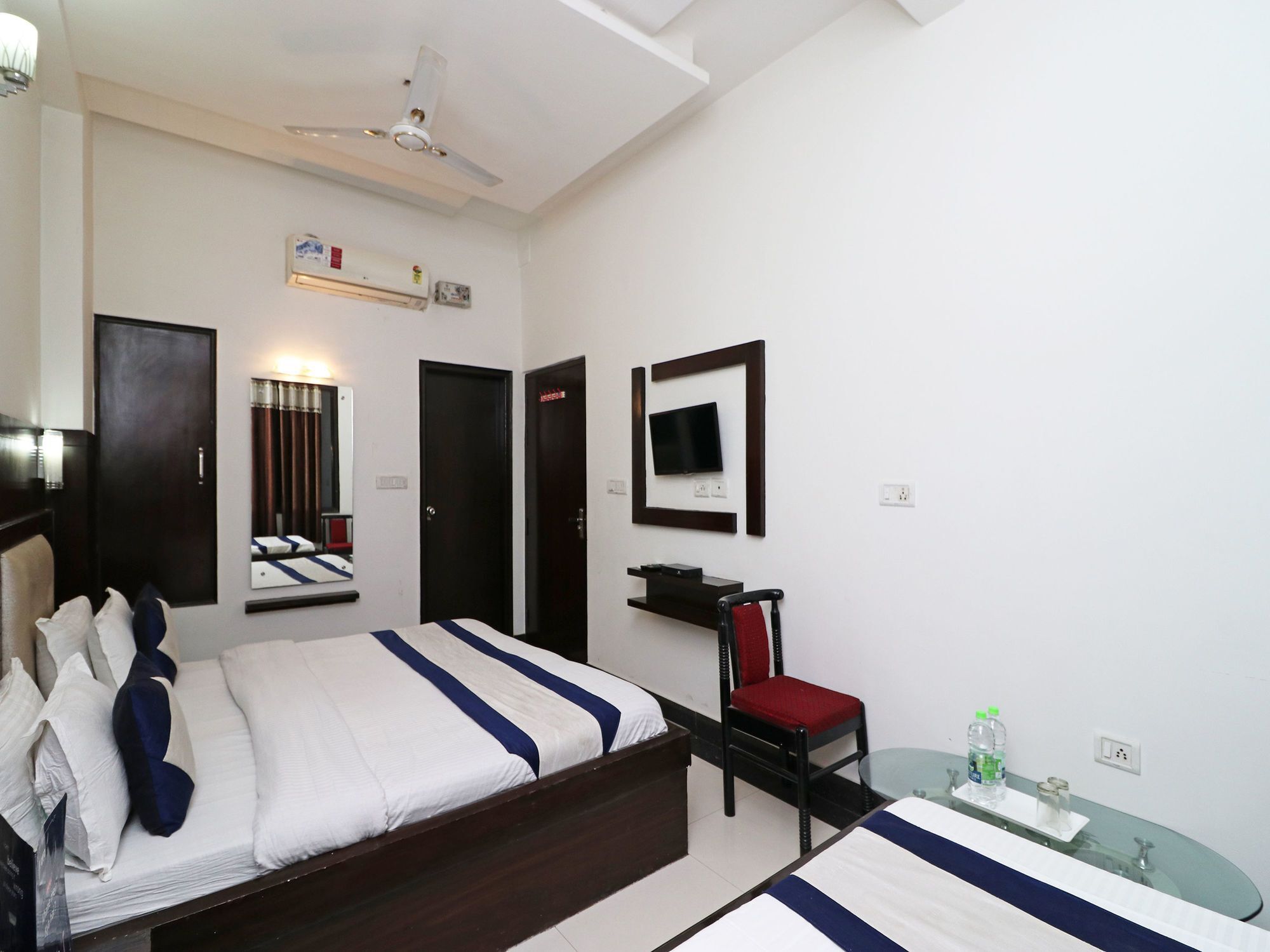 Oyo 9974 Hotel Taj Prince Agra  Exteriör bild